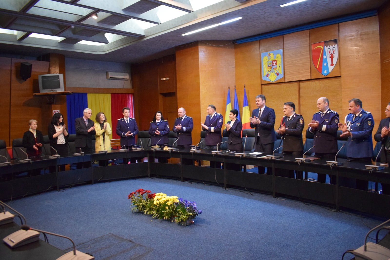 Ceremonial de avansare în grad pentru poliţişti de la Paşapoarte şi Permise  &Foto