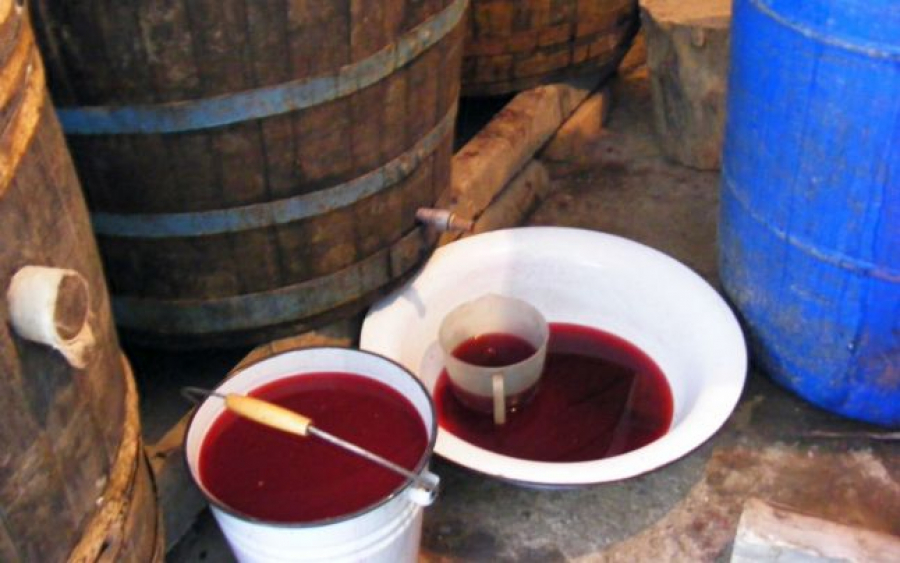 Atenție la vinul aflat în proces de fermentare!