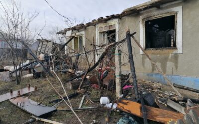 O familie formată din trei persoane din localitatea Crasnaleuca comuna Coțușca a rămas fără acoperiș deasupra capului