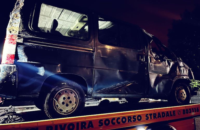 Microbuz cu români prăbușit în Italia într-o prăpastie de 20 de metri. Un mort și trei răniți .Cel mort este din Botoșani