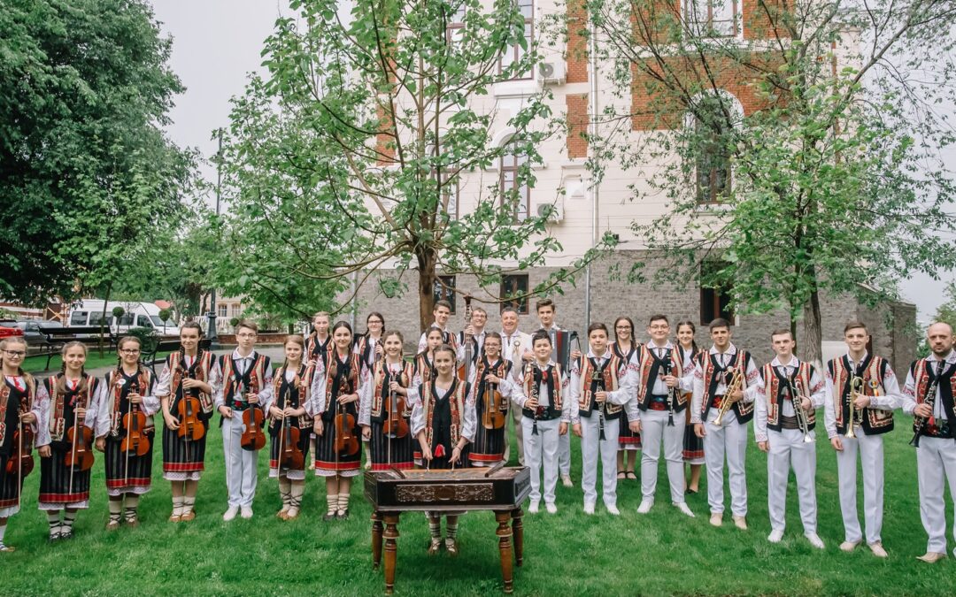 Orchestra “Mugurelul” și Clubul Copiilor din Dorohoi marchează 40 de ani de excelență în muzică și cultură