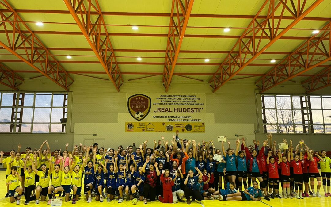 „Acasă, acolo unde visurile cresc” – Handbalul din Hudești, o lecție de curaj și inimă mare 