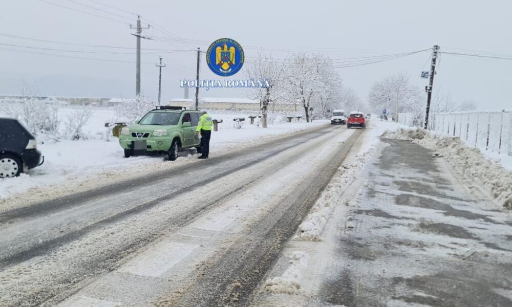 Acțiune a polițiștilor la Darabani: controale pentru siguranța rutieră și respectarea ordinelor de protecție. Două certificate de înmatriculare retrase