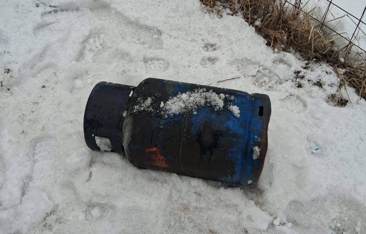 Un incendiu s-a produs, astăzi, într-o gospodărie din localitatea Dersca.