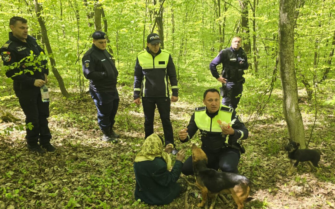 Bătrână de 94 de ani, găsită în viață după două zile de căutări intense, în pădurea din Concești
