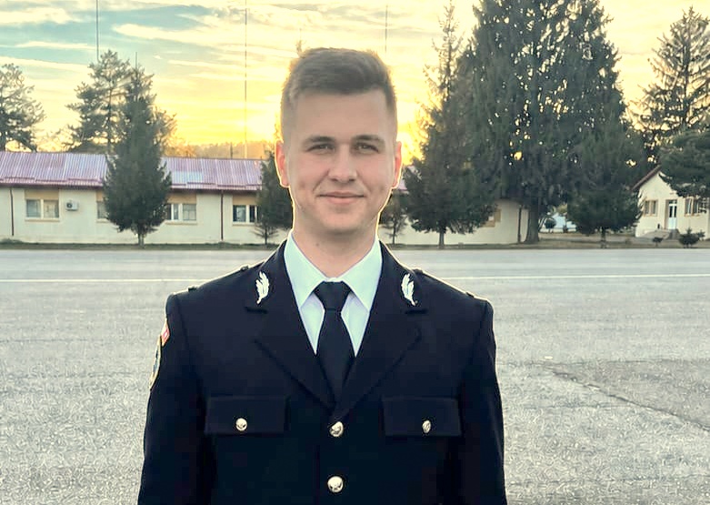 Tânărul erou din Hudești care a înfruntat flăcările pentru a salva o viață. Răzvan Zâză, exemplu de curaj și omenie