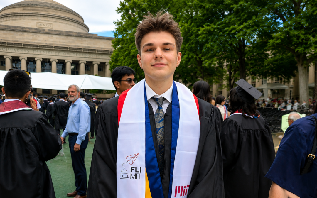 „De la Hudești la MIT: Denis Bogdan Siminiuc a absolvit una dintre cele mai prestigioase universități din lume
