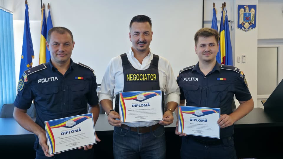Trei polițiști botoșăneni, apreciați pentru curajul care nu se învață din manuale