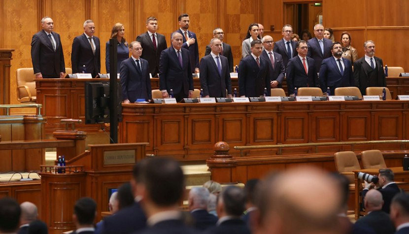 Guvernul Luca Niculescu a trecut de Parlament! 280 de voturi pentru noul Executiv. Lista completă a miniștrilor